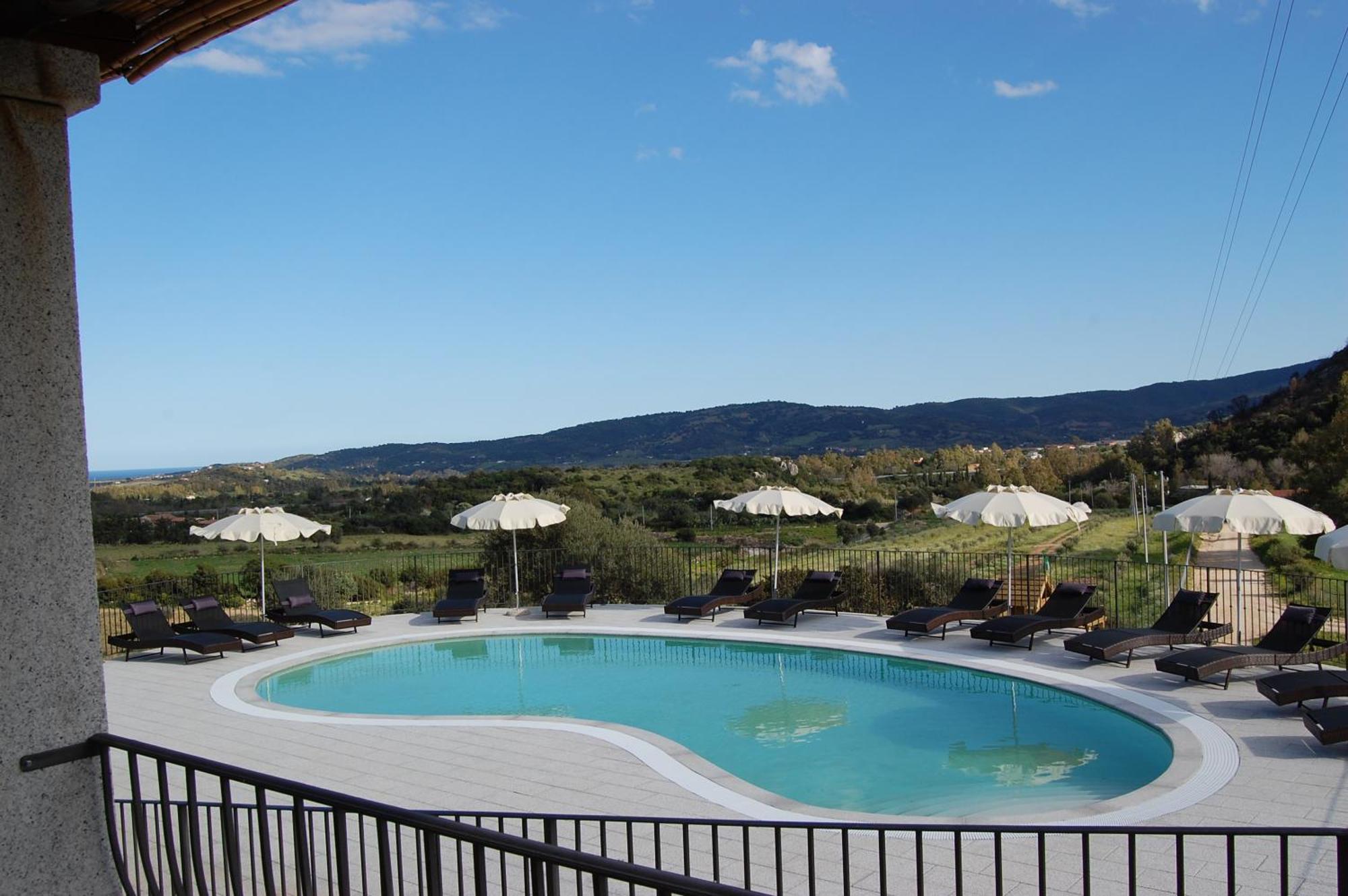 Case Vacanze Nioleo - Apartments And Pool Siniscola Luaran gambar