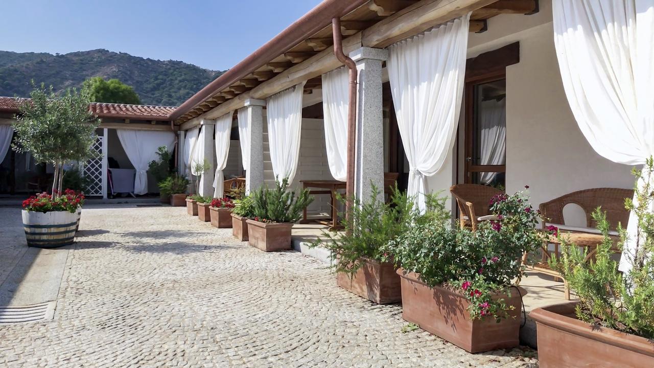 Case Vacanze Nioleo - Apartments And Pool Siniscola Luaran gambar