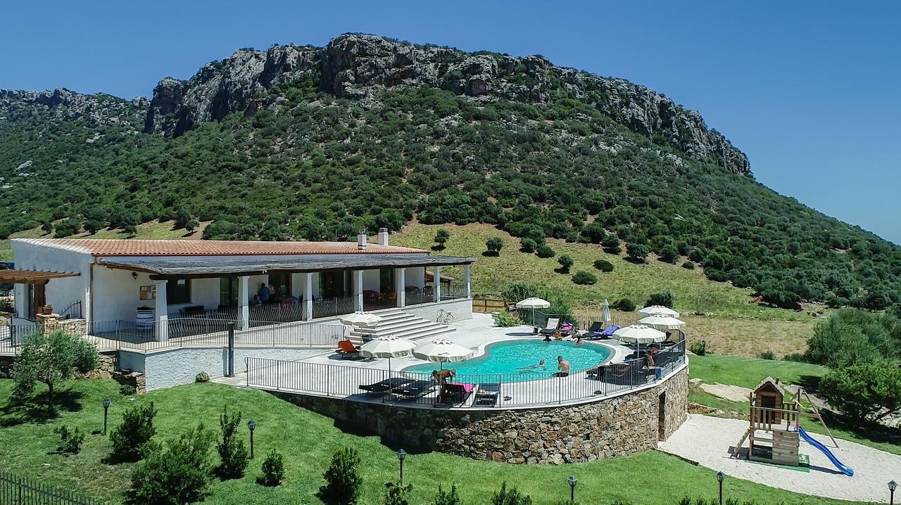 Case Vacanze Nioleo - Apartments And Pool Siniscola Luaran gambar