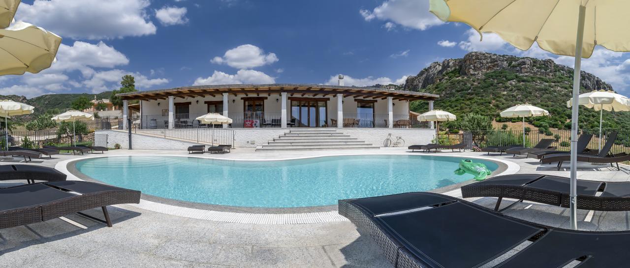 Case Vacanze Nioleo - Apartments And Pool Siniscola Luaran gambar
