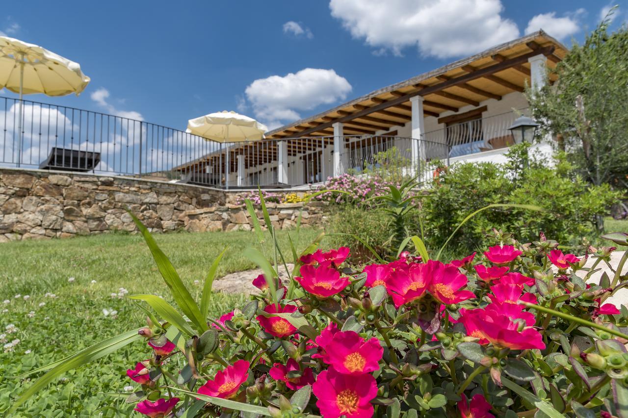 Case Vacanze Nioleo - Apartments And Pool Siniscola Luaran gambar