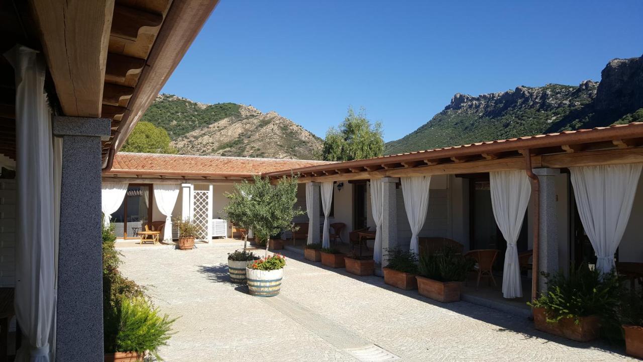 Case Vacanze Nioleo - Apartments And Pool Siniscola Luaran gambar