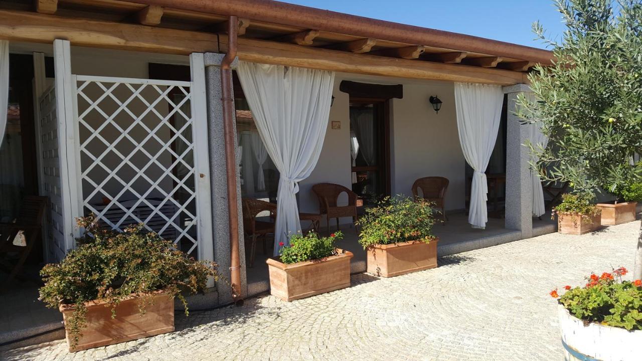 Case Vacanze Nioleo - Apartments And Pool Siniscola Luaran gambar