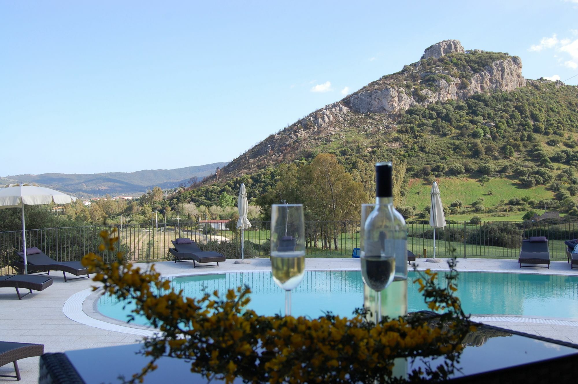 Case Vacanze Nioleo - Apartments And Pool Siniscola Luaran gambar